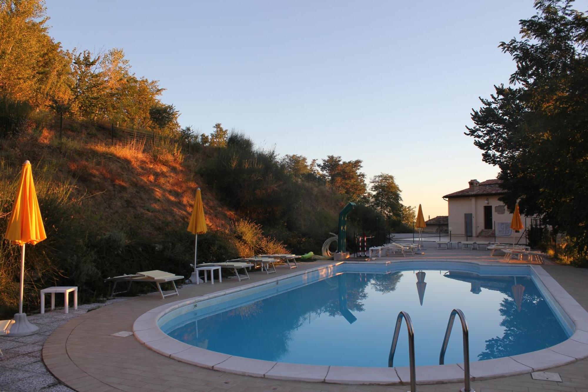 Agriturismo La Valle Del Vento Urbino Buitenkant foto